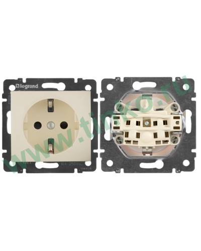 Розетка Valena 2К+3 с защитными шторками, на винтах 16А 250В, слоновая кость (774321). Розетка. LegranD в Омске